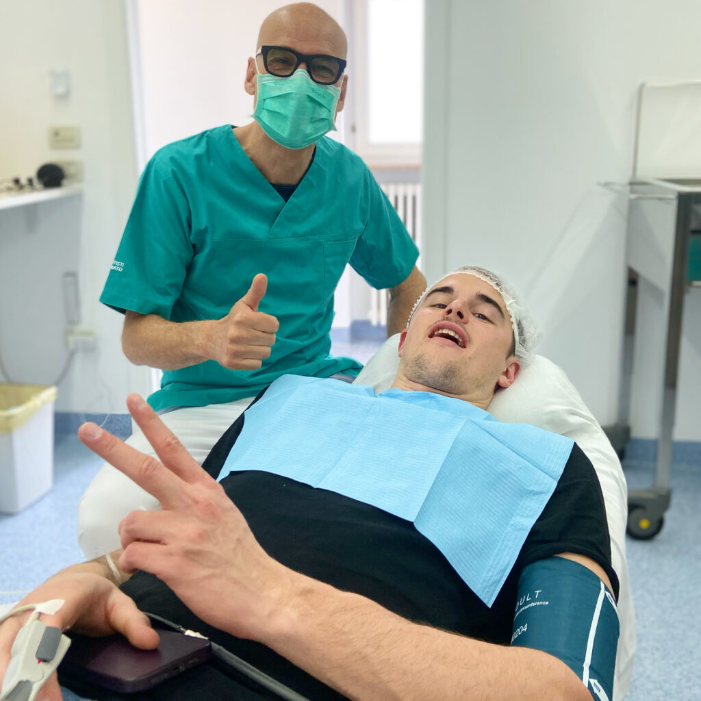 Un'operazione speciale per togliere i denti del giudizio